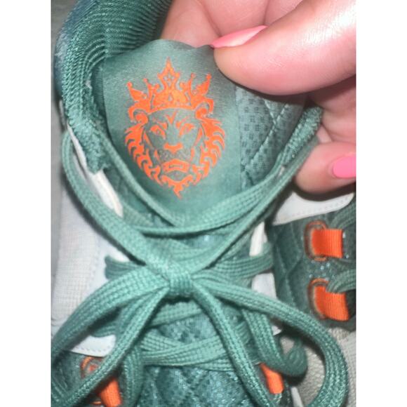 Nike LeBron Witness 8 Cannon Basketball Shoes Men’s Size 13 White Green Orange main image 4